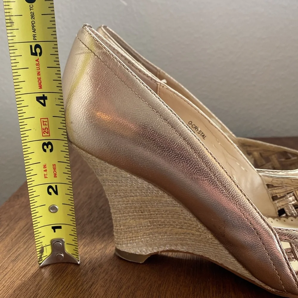 Oscar by Oscar de la Renta Gold Weaved Crystal Open Toe Wedge Heels, Women's 6 M